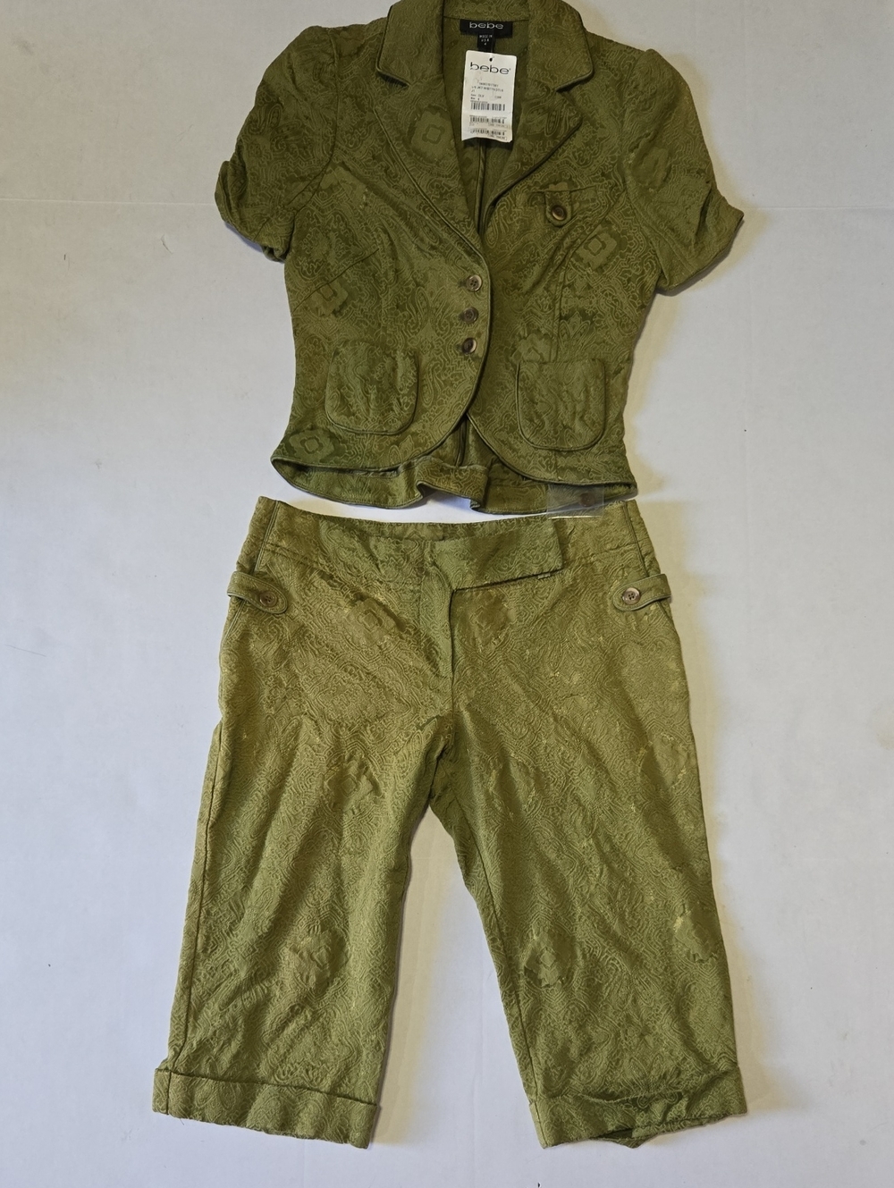 bebe Olive Paisley Textured Short Sleeve Blazer (NWT) & Bermuda Shorts, Size 4.